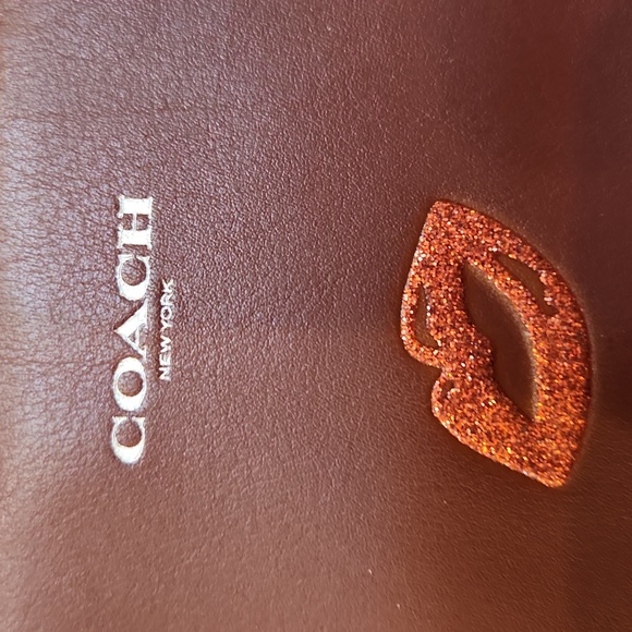 NWT Authentic Coach Burgundy Brown Wristlet with Red Lips Detail - Picture 2 of 6